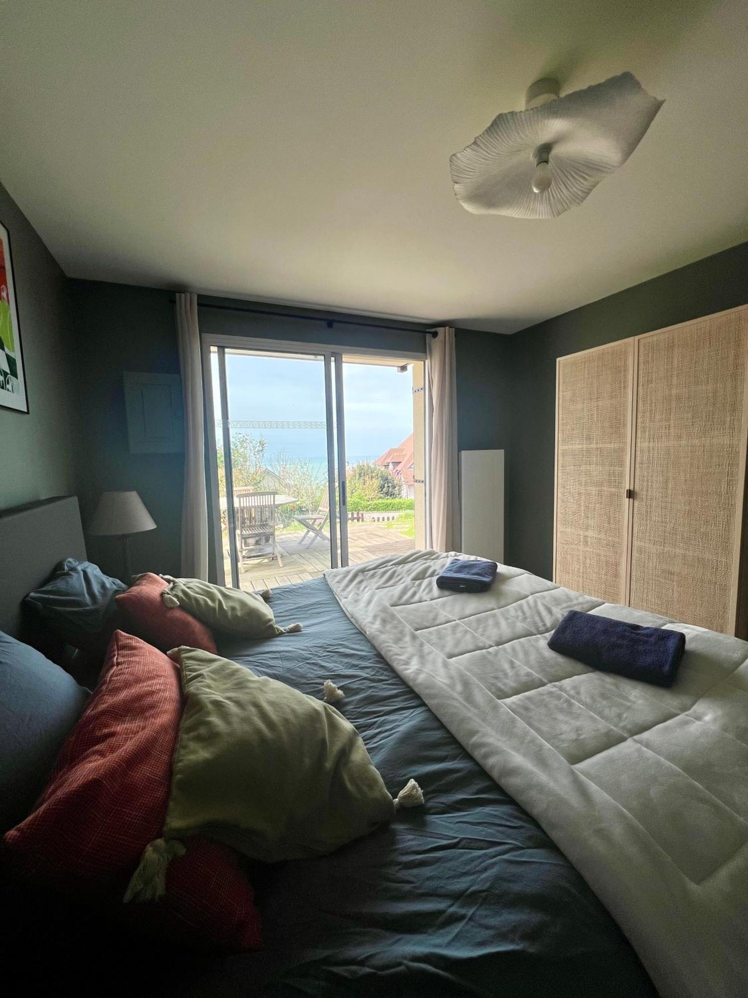 Grand Rez De Jardin-Terrasse Avec Vue Sur La Mer - 2 Chambres 布伦维尔索梅 外观 照片